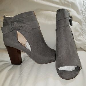 Man made Bow Grey suede booties